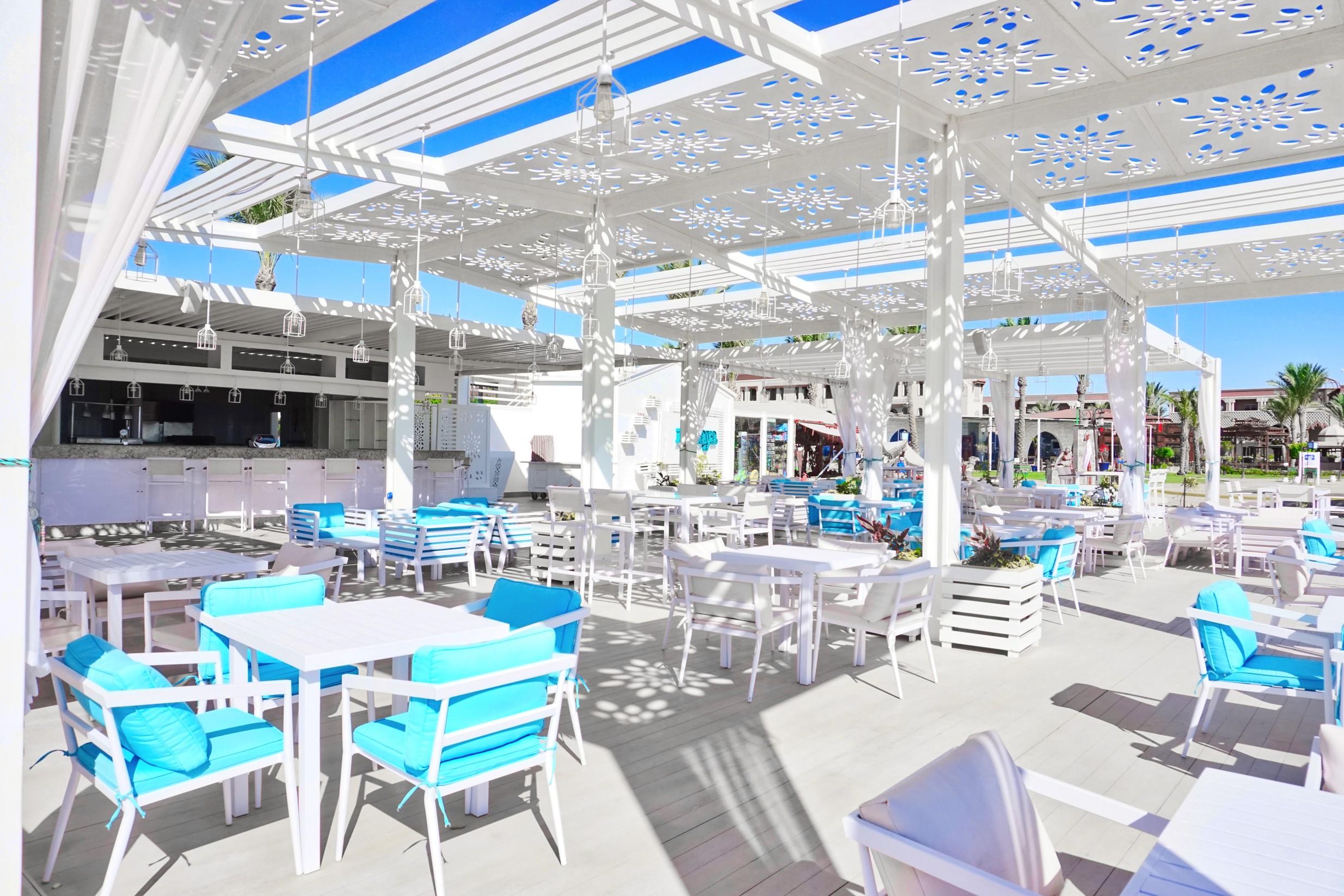 Sunrise Garden Beach Resort Hurghada Esterno foto The interior of the restaurant