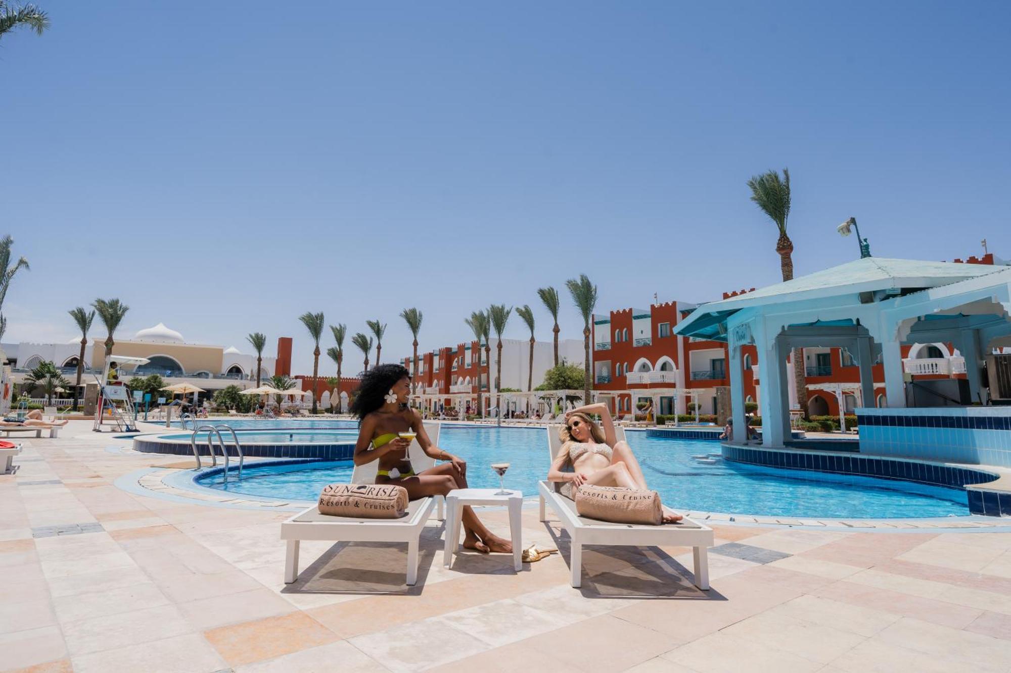 Sunrise Garden Beach Resort Hurghada Esterno foto Pool at the Hilton Sharm El Sheikh