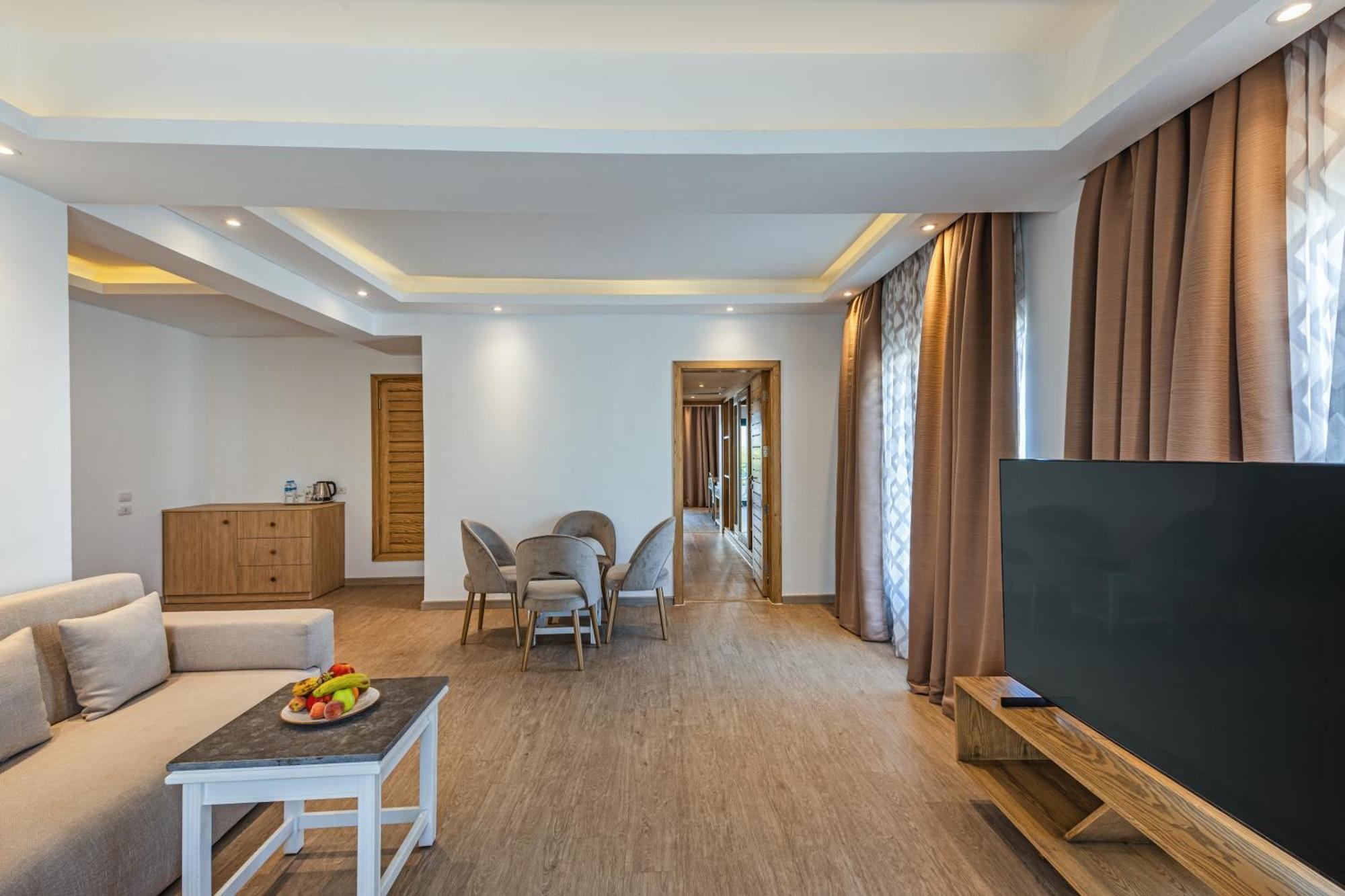 Sunrise Garden Beach Resort Hurghada Esterno foto Suite