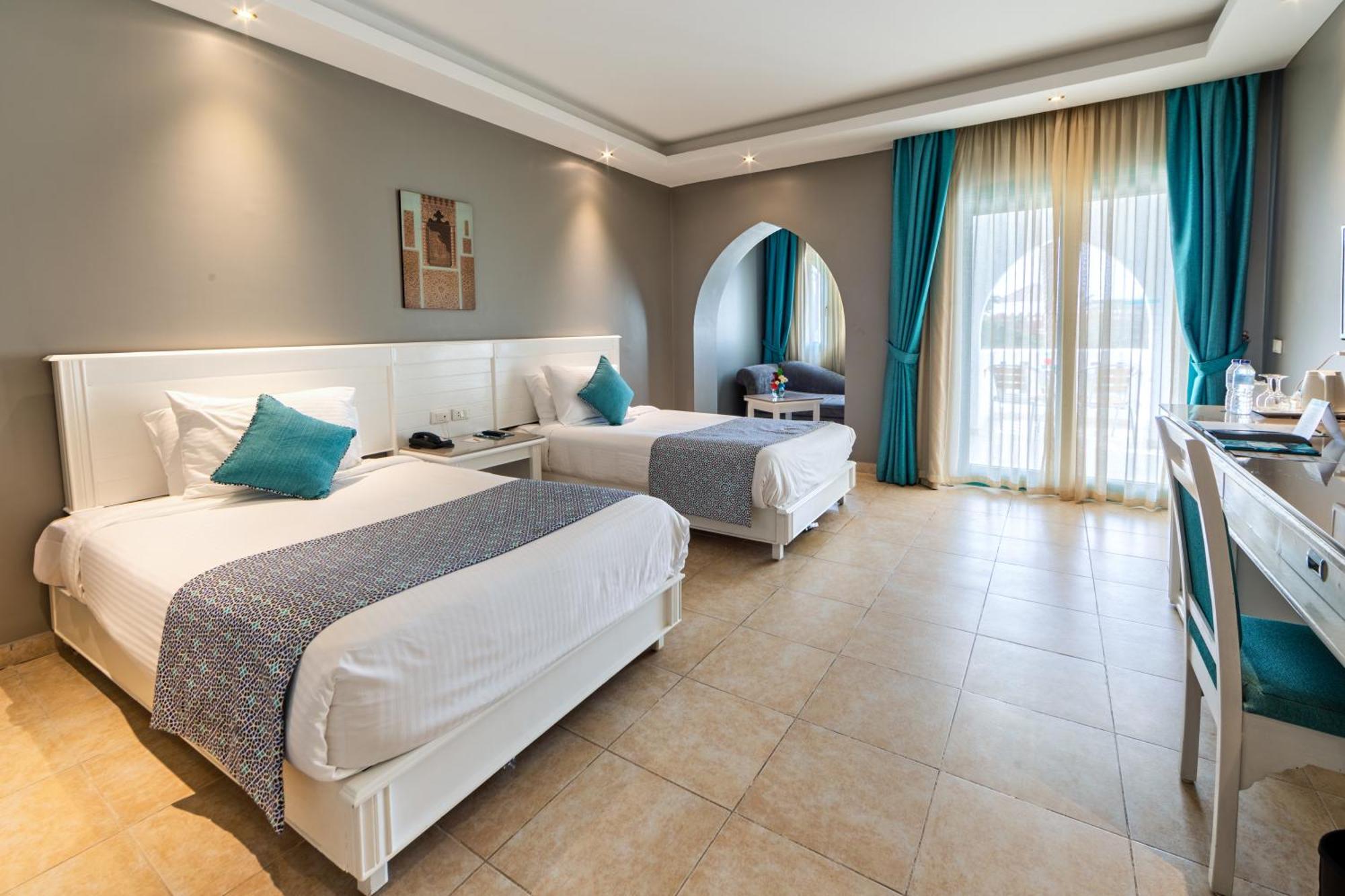 Sunrise Garden Beach Resort Hurghada Camera foto A room at the hotel