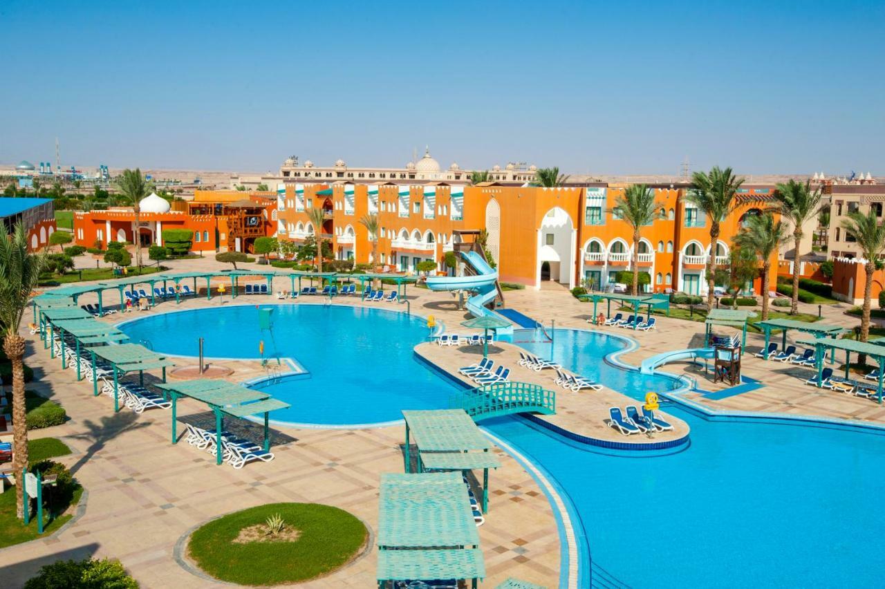 Sunrise Garden Beach Resort Hurghada Esterno foto A resort in Sharm El Sheikh