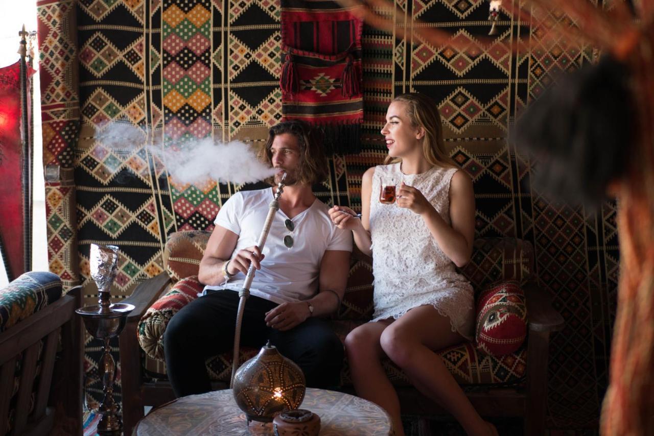 Sunrise Garden Beach Resort Hurghada Esterno foto Hookah in Morocco